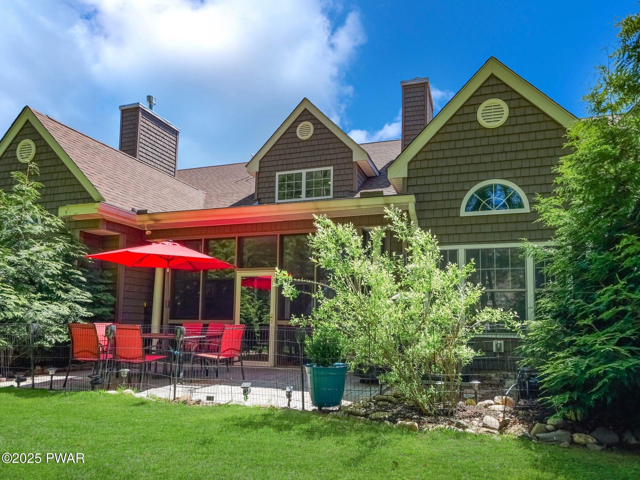 Property Photo: 803 Macintosh Way PA 18336