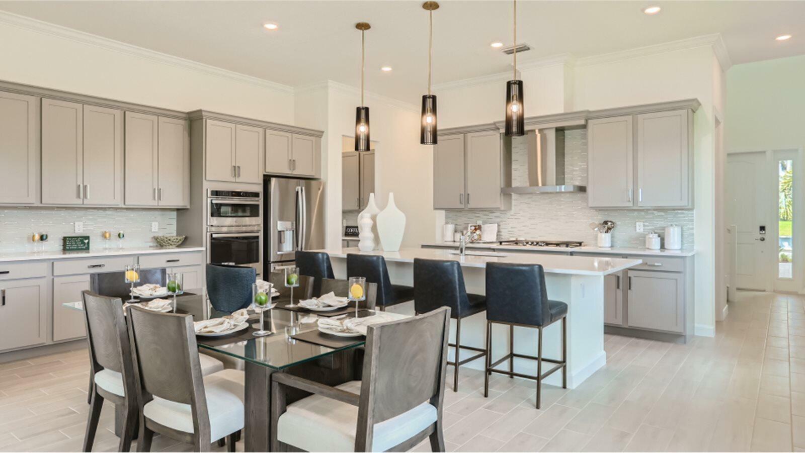 Property Photo: 424 SE Fascino Circle FL 34984