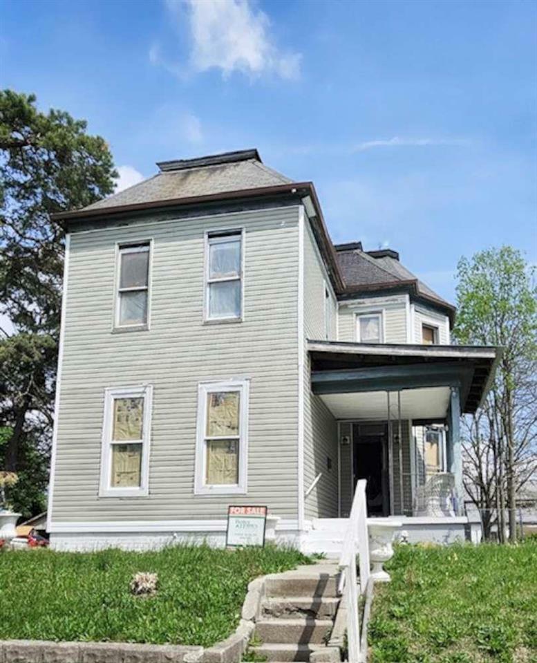 Property Photo: 208 Randolph Street IN 47374