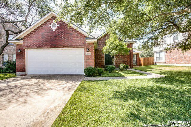 Property Photo: 8826 Brae Vista TX 78249
