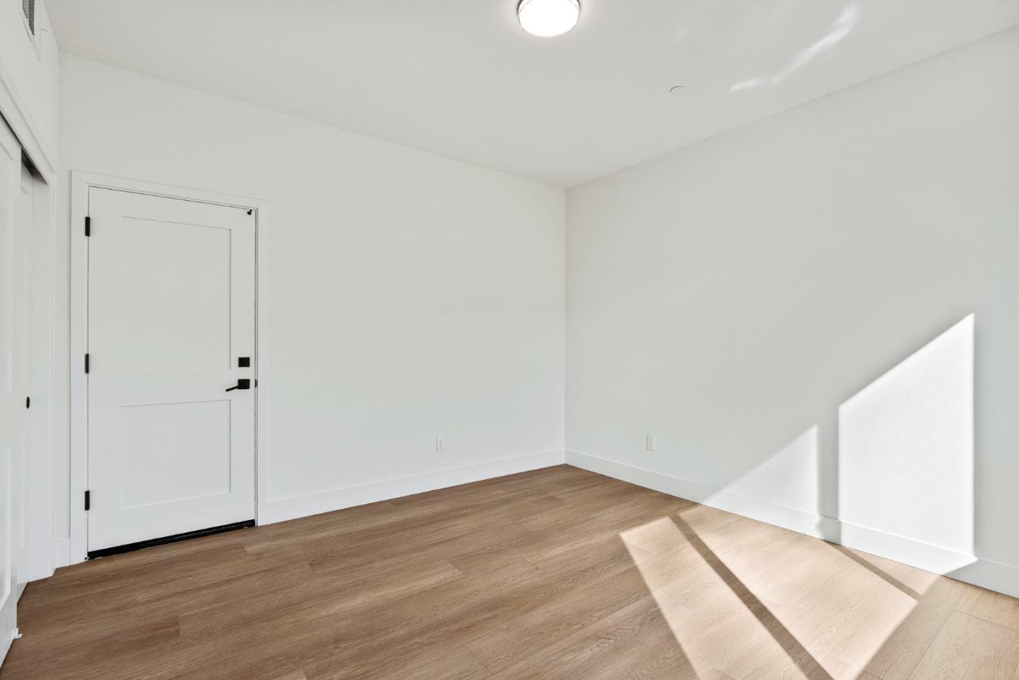 Property Photo: 935 Woodside Road CA 94061