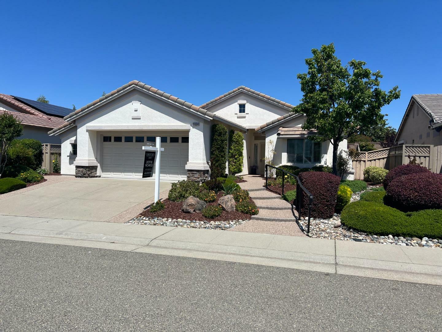 Property Photo: 2054 Stonecrest Lane CA 95648