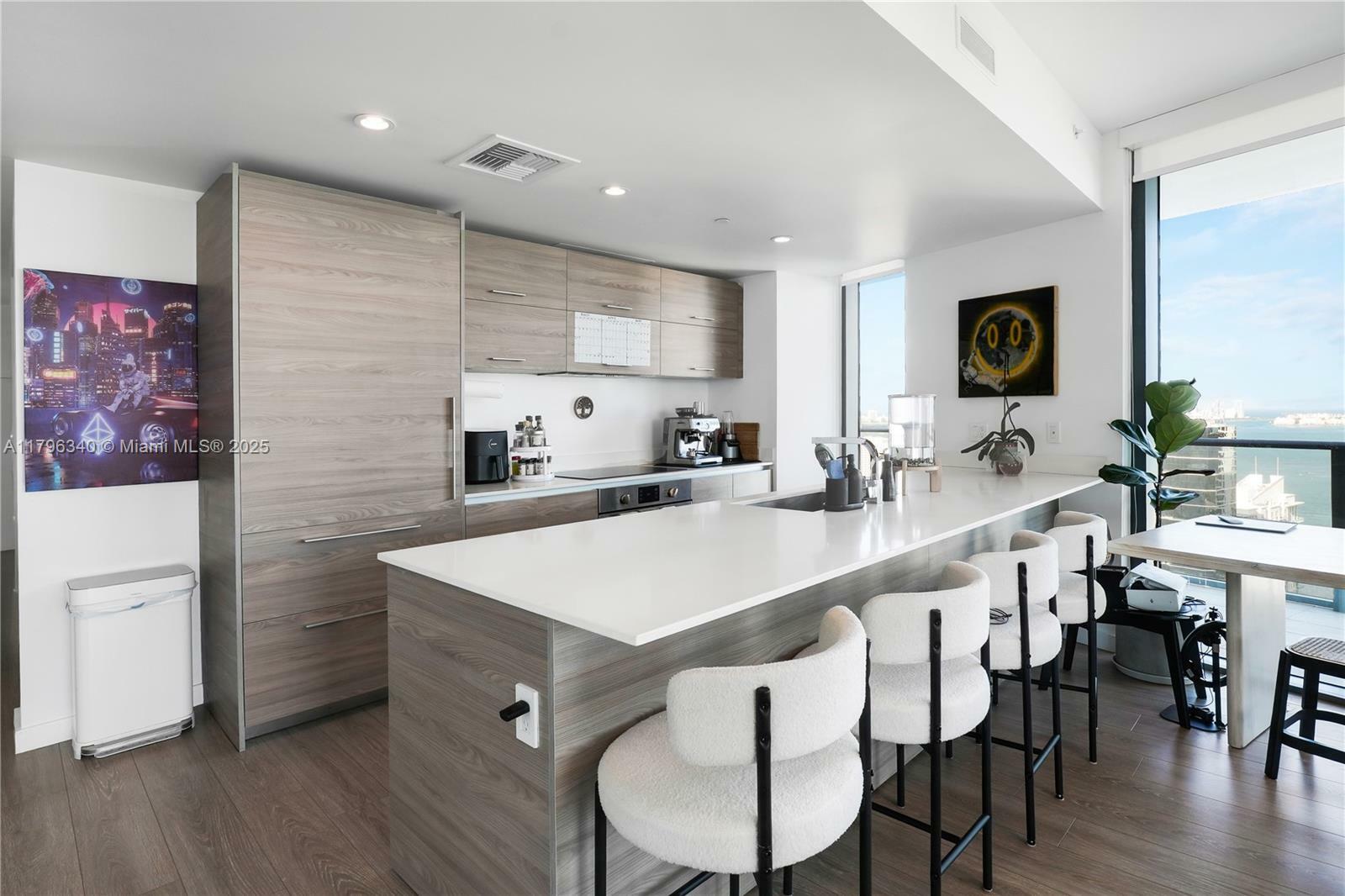 Property Photo: 1300 S Miami Ave 3405 FL 33130