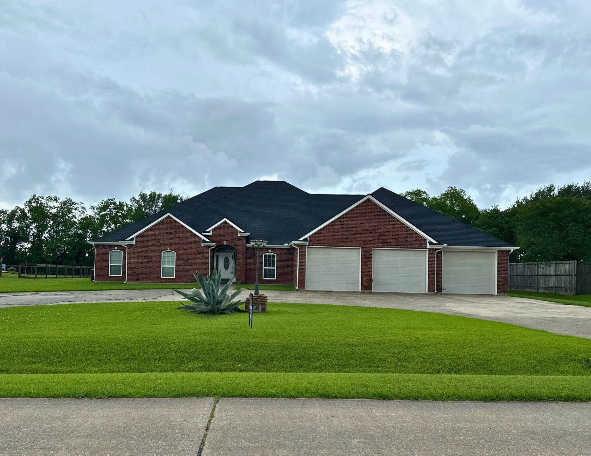 8135 Dawn Drive  Beaumont TX 77705 photo