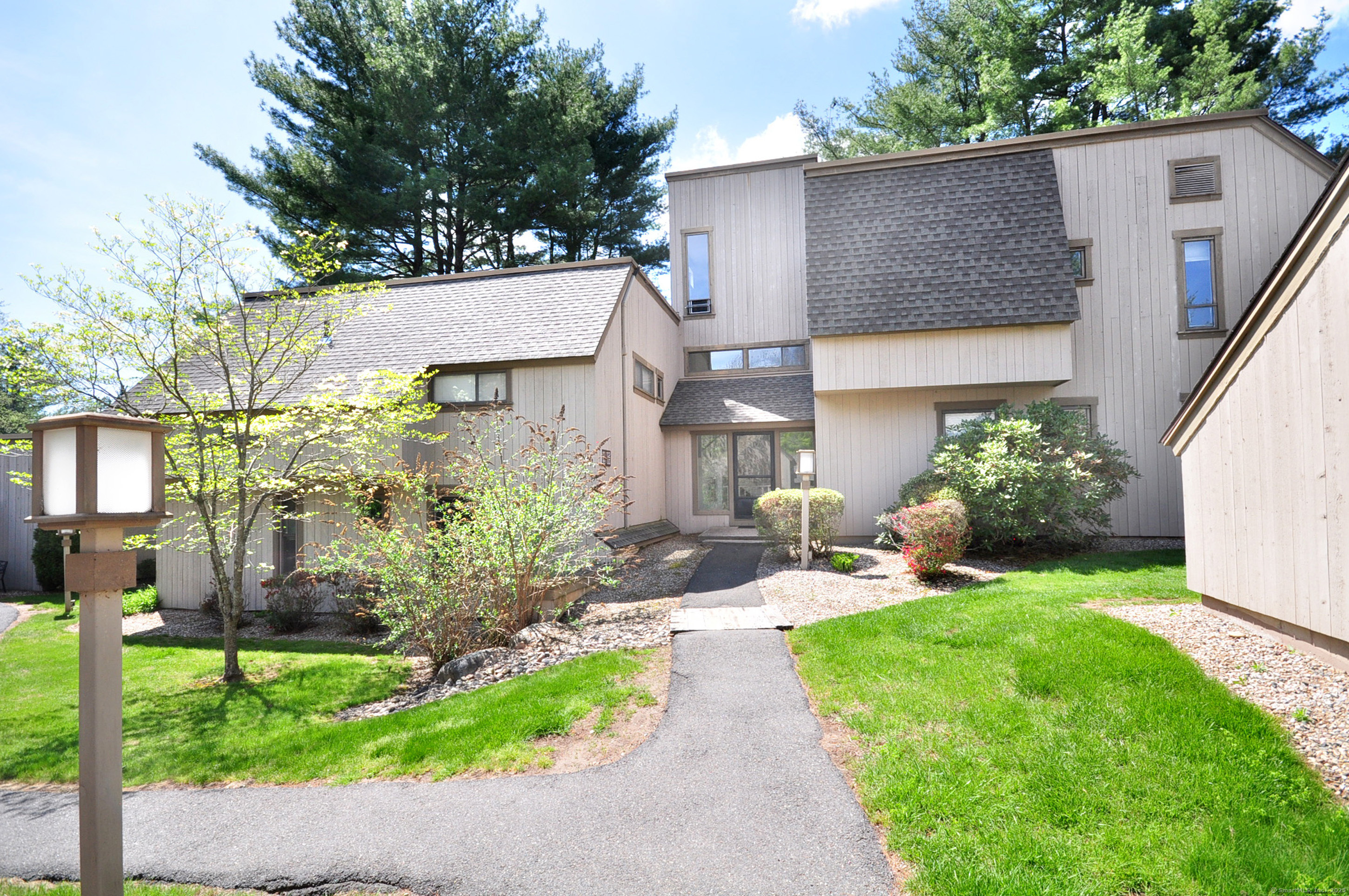 99 Mallard Drive  Farmington CT 06085 photo