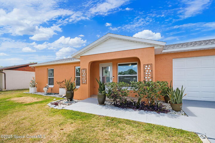 Property Photo:  502 Black Horse Street SE  FL 32909 