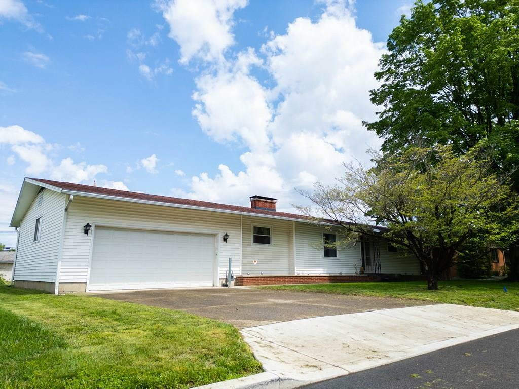 Property Photo: 379 Markley OH 43113