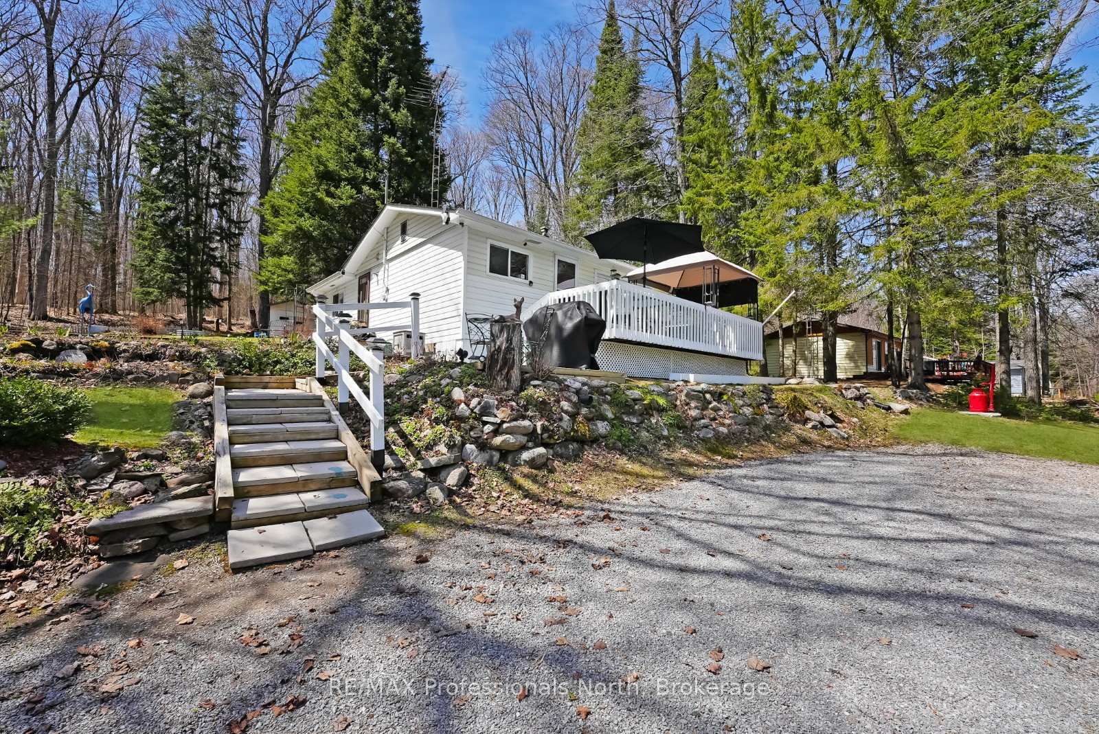 Property Photo: 1039 Grace River Road ON K0L 3C0