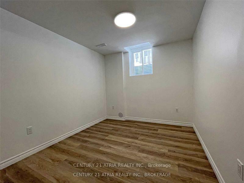 Photo de la propriété: 1548 Saugeen Drive Bsmt A ON L1V 5P8