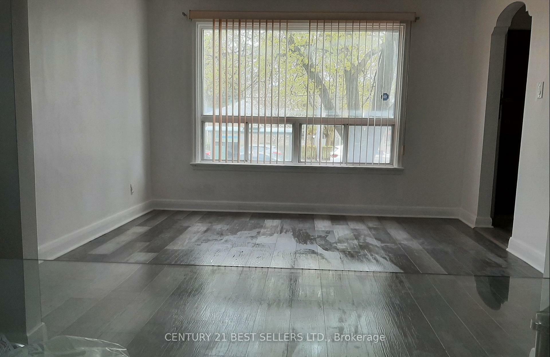 Property Photo: 150 Ellesmere Road ON M1R 4C6