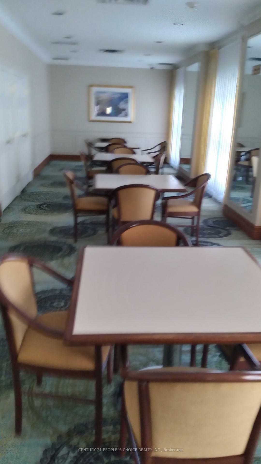 Photo de la propriété: 18 Concorde Place 705 ON M3C 3T9