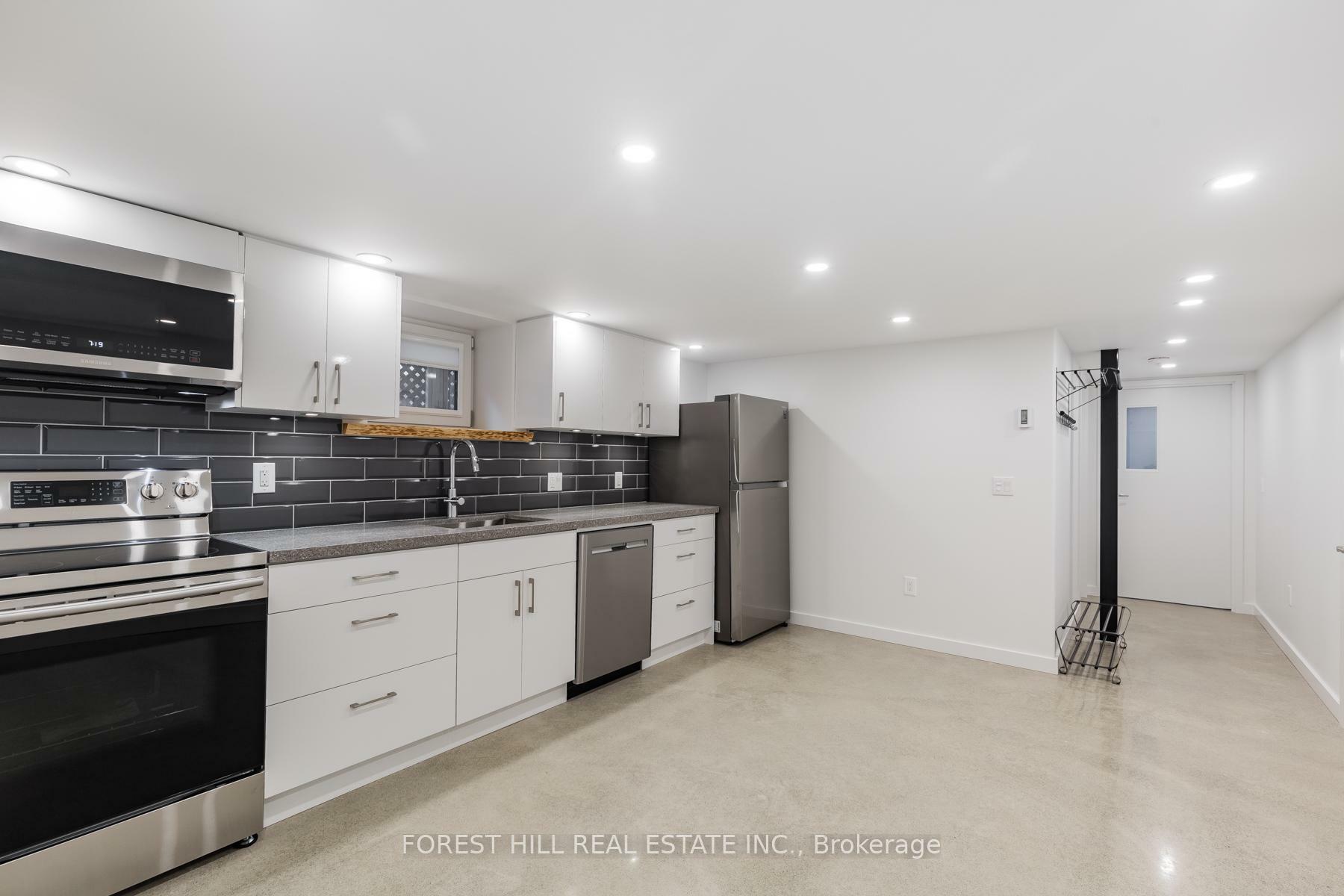 Property Photo: 13 Barton Avenue Lower ON M5R 1G7