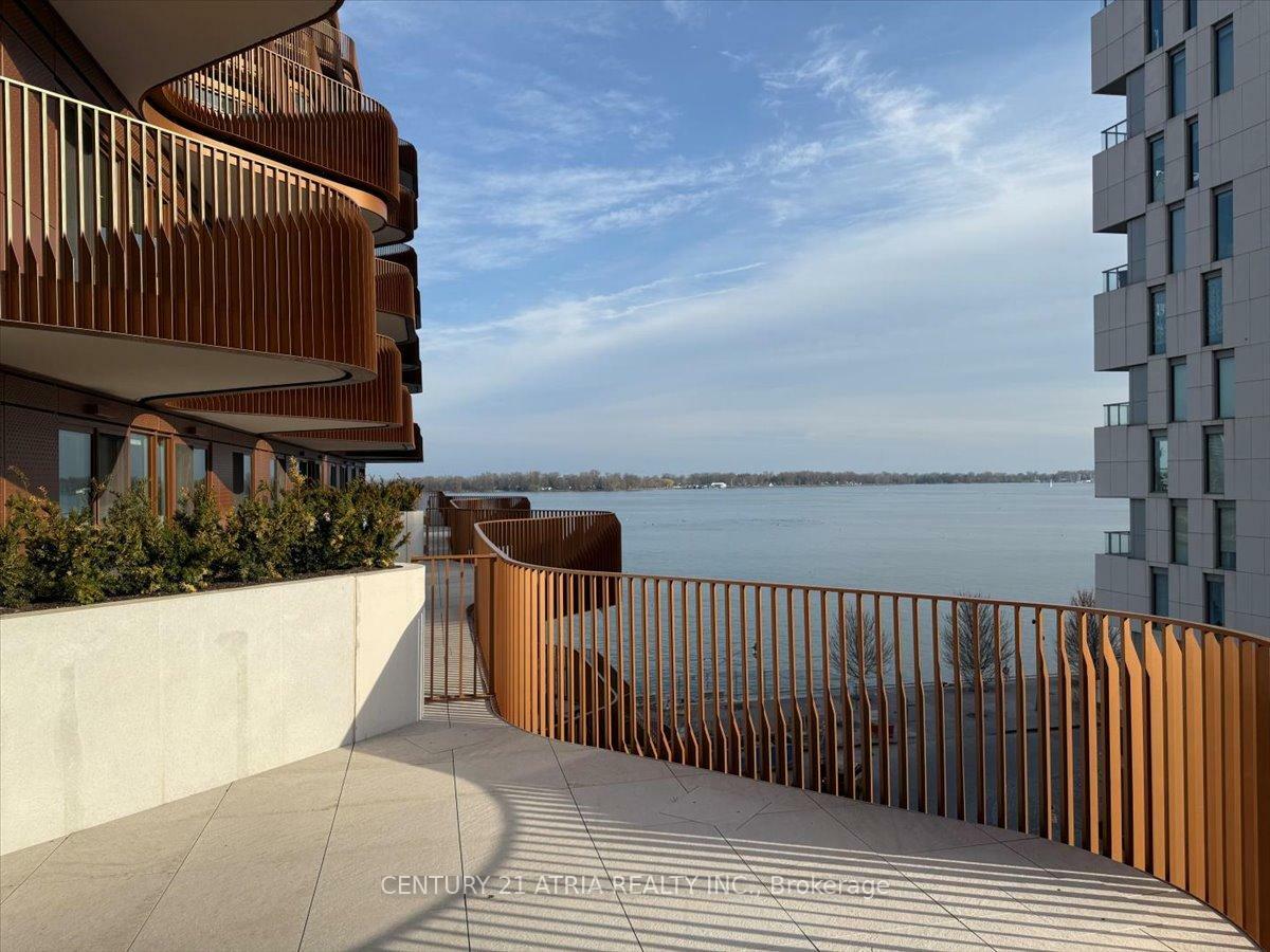 Property Photo: 155 Merchants' Wharf N/A 516 ON M5A 0P2