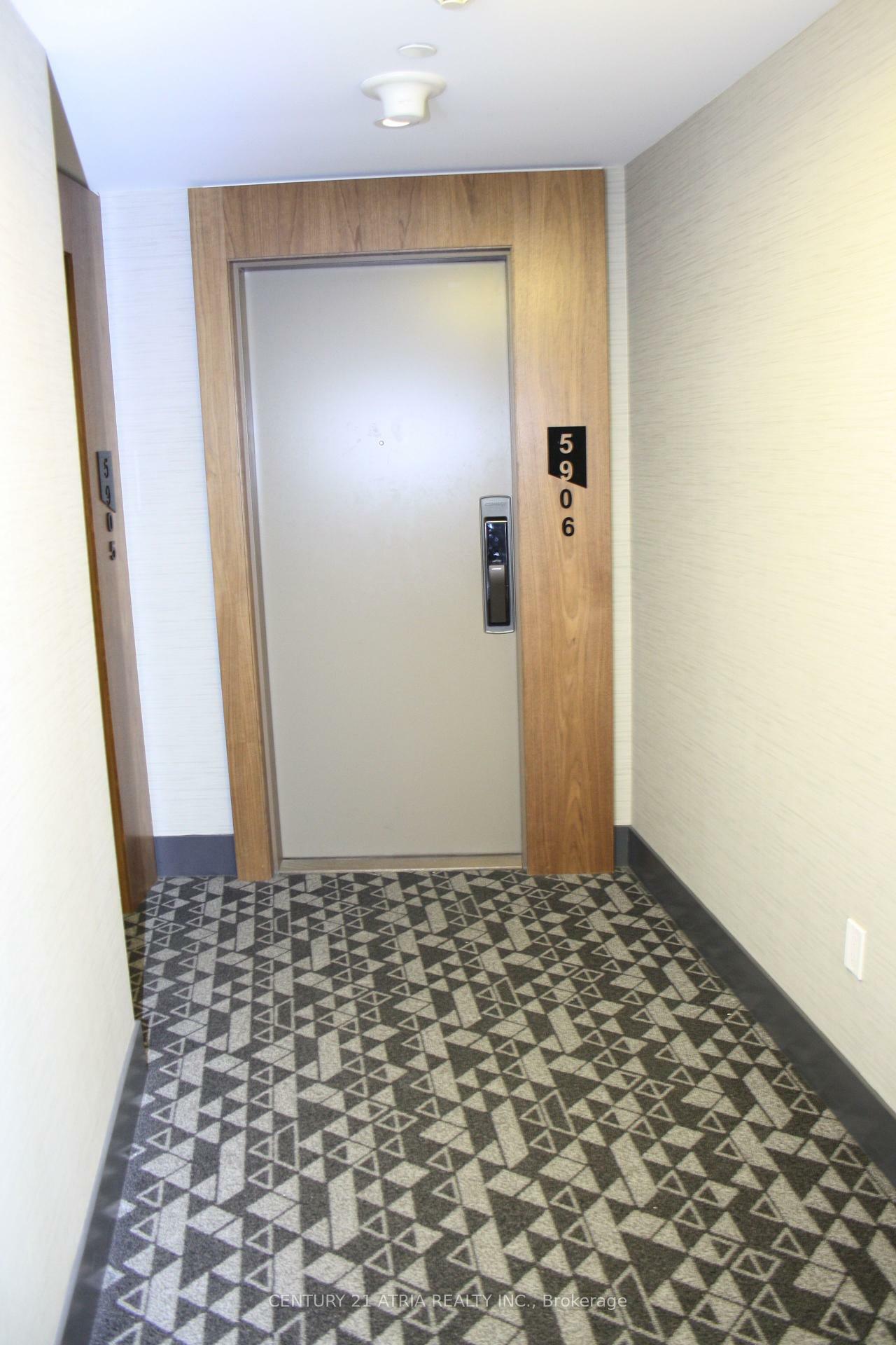Property Photo: 10 York Street 5906 ON M5J 2Z2