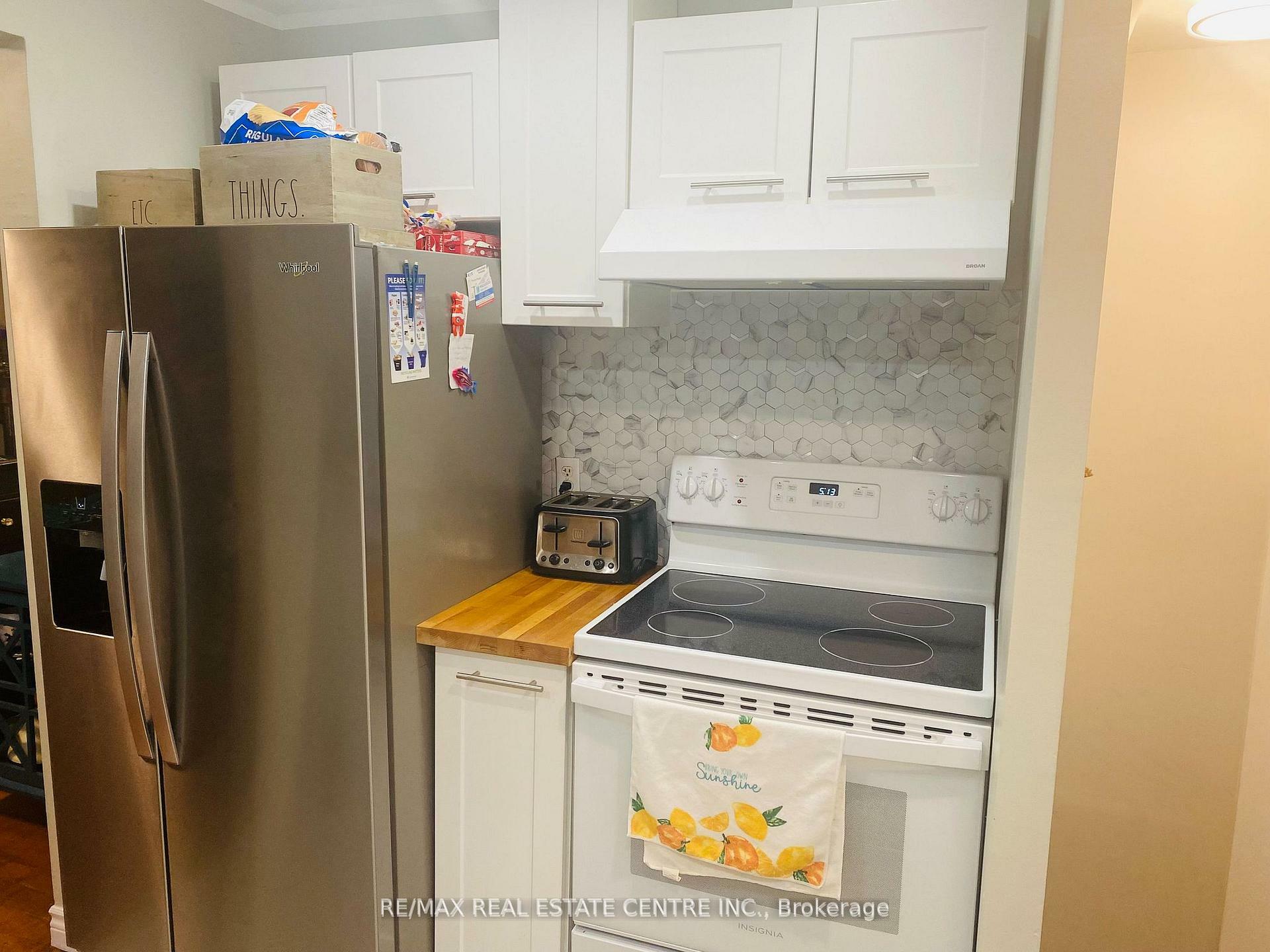Property Photo:  664 Wallace Street  ON N8A 1K3 