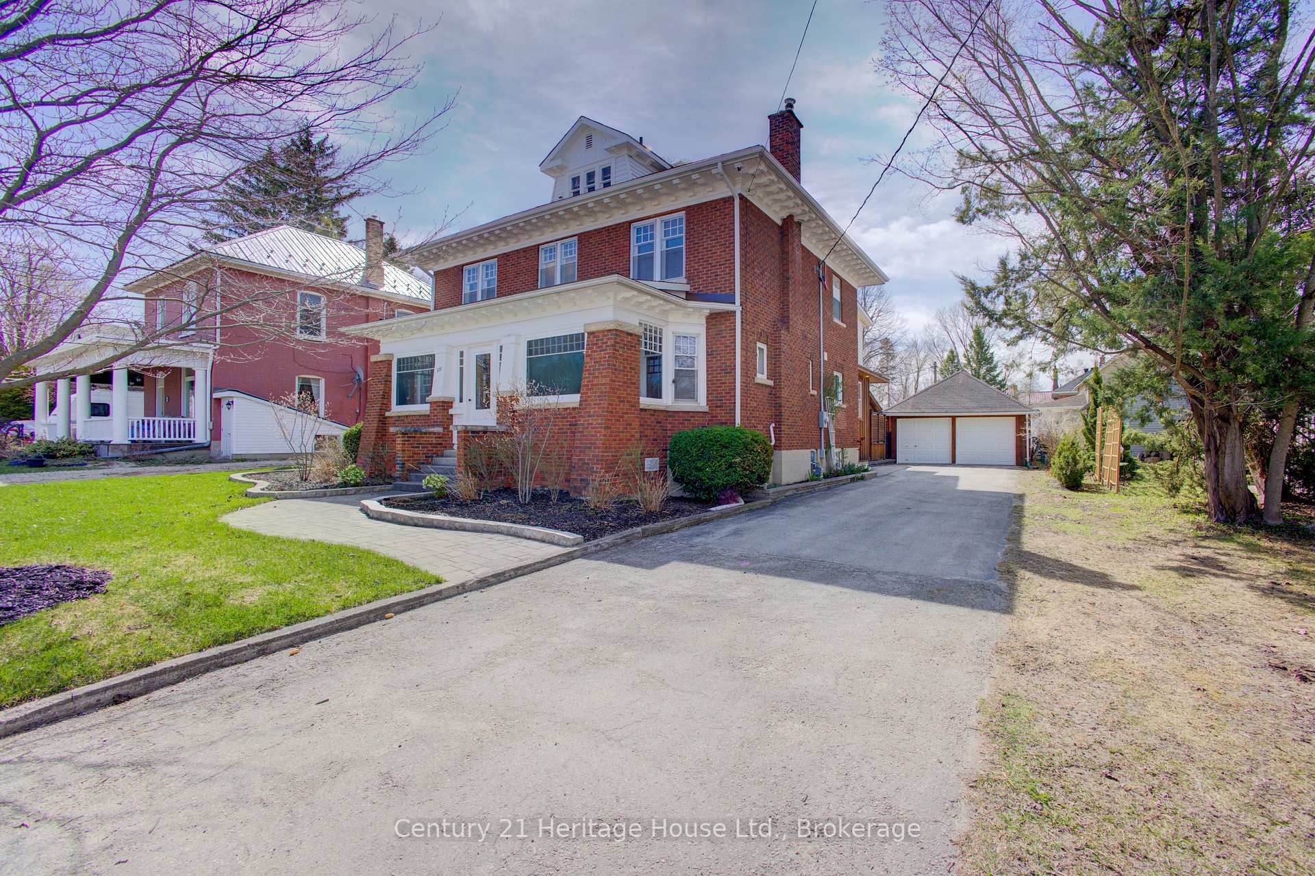 Property Photo: 375 Lambton Street W ON N0G 1R0