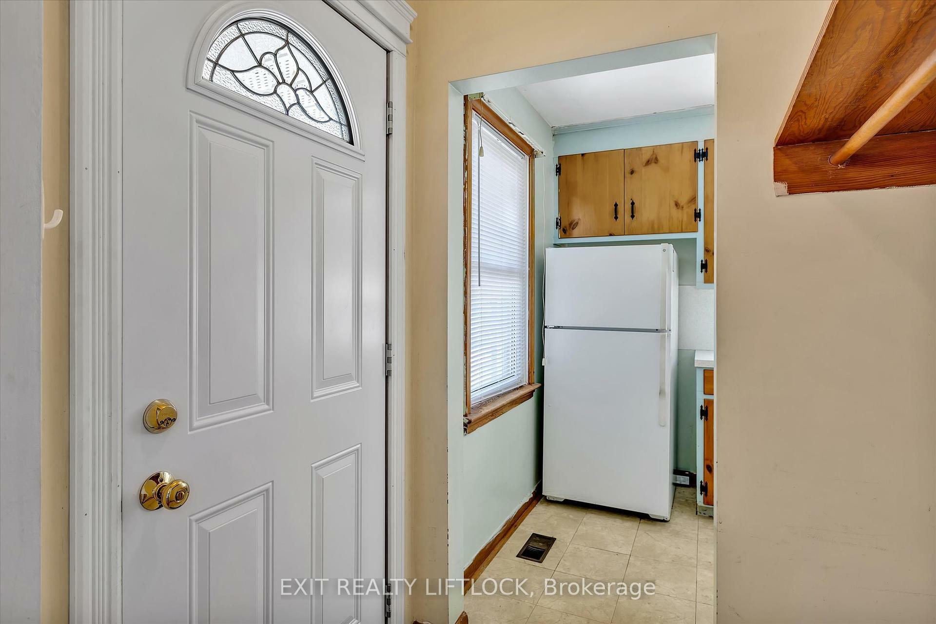 Property Photo: 250 Bellevue Street ON K9H 5E5