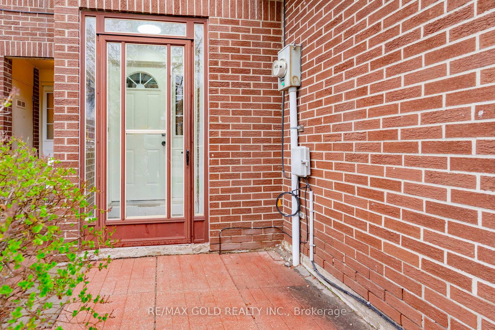Property Photo: 17 Eden Park Drive ON L6T 3A5