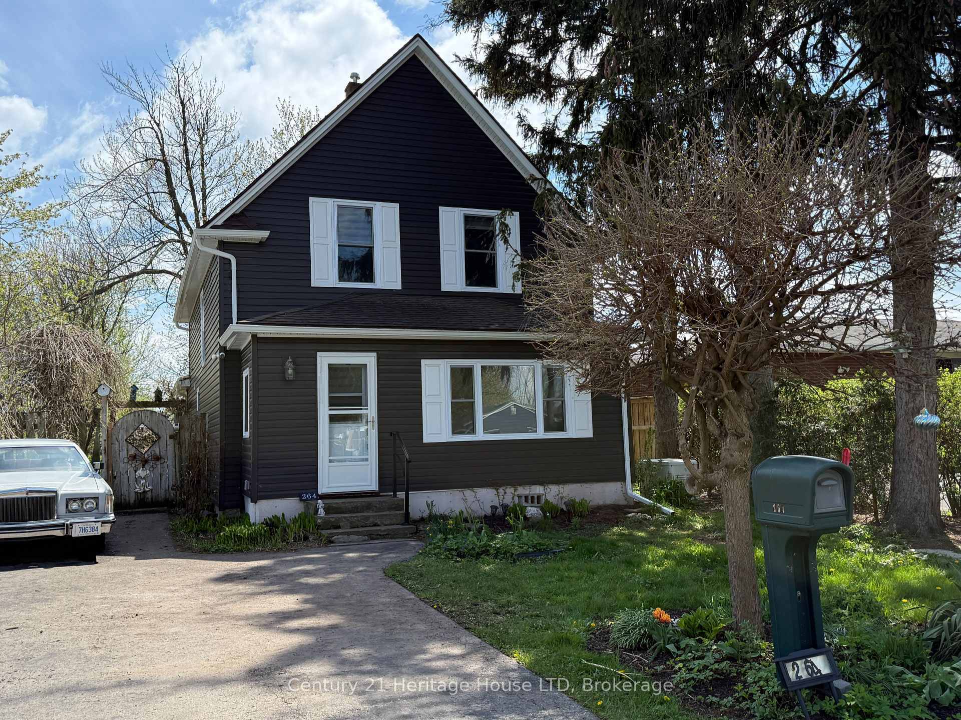 264 Henrietta Street  Fort Erie ON L2A 2K7 photo