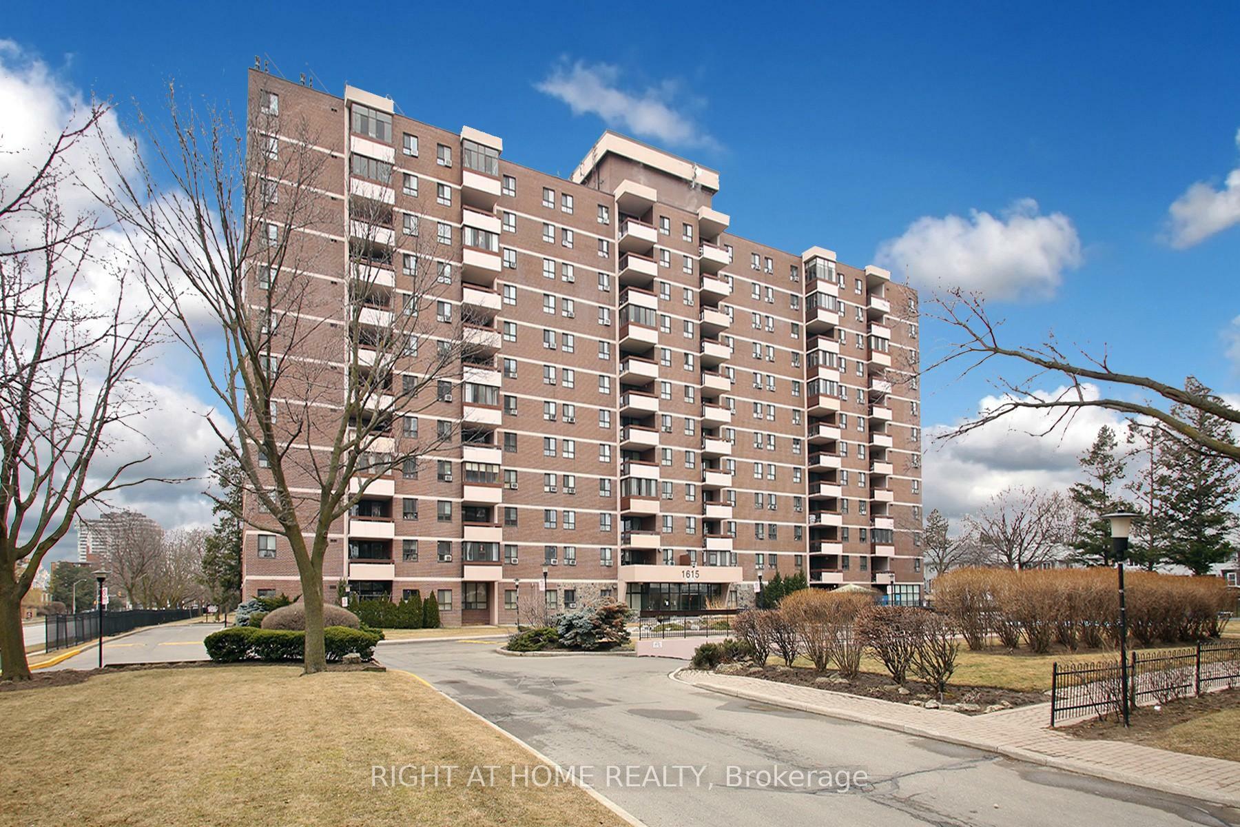 Property Photo: 1615 Bloor Street 304 ON L4X 1S2