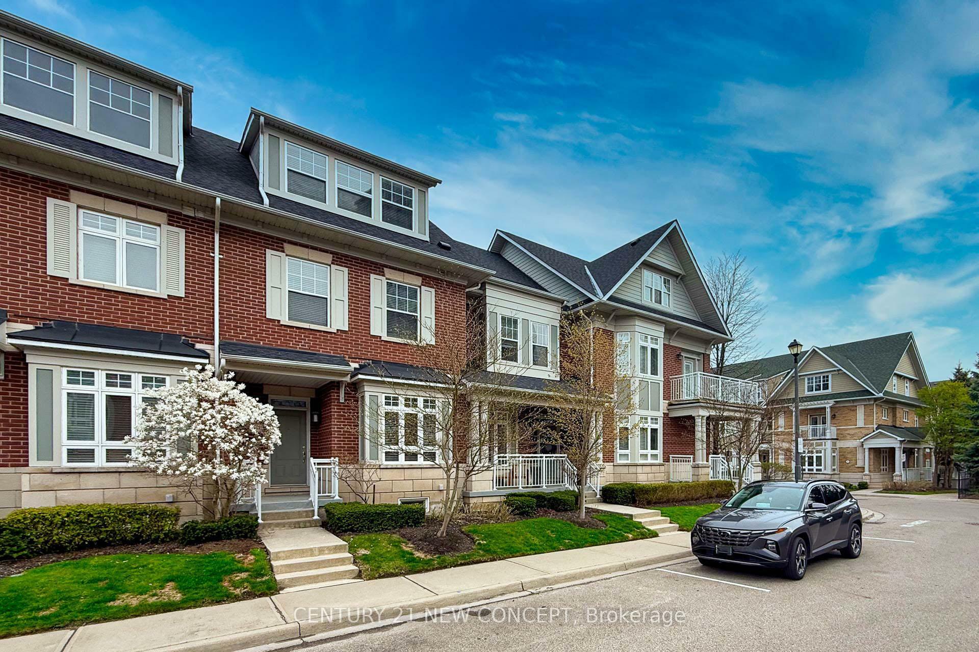Property Photo: 31 Compass Way ON L5G 4T8