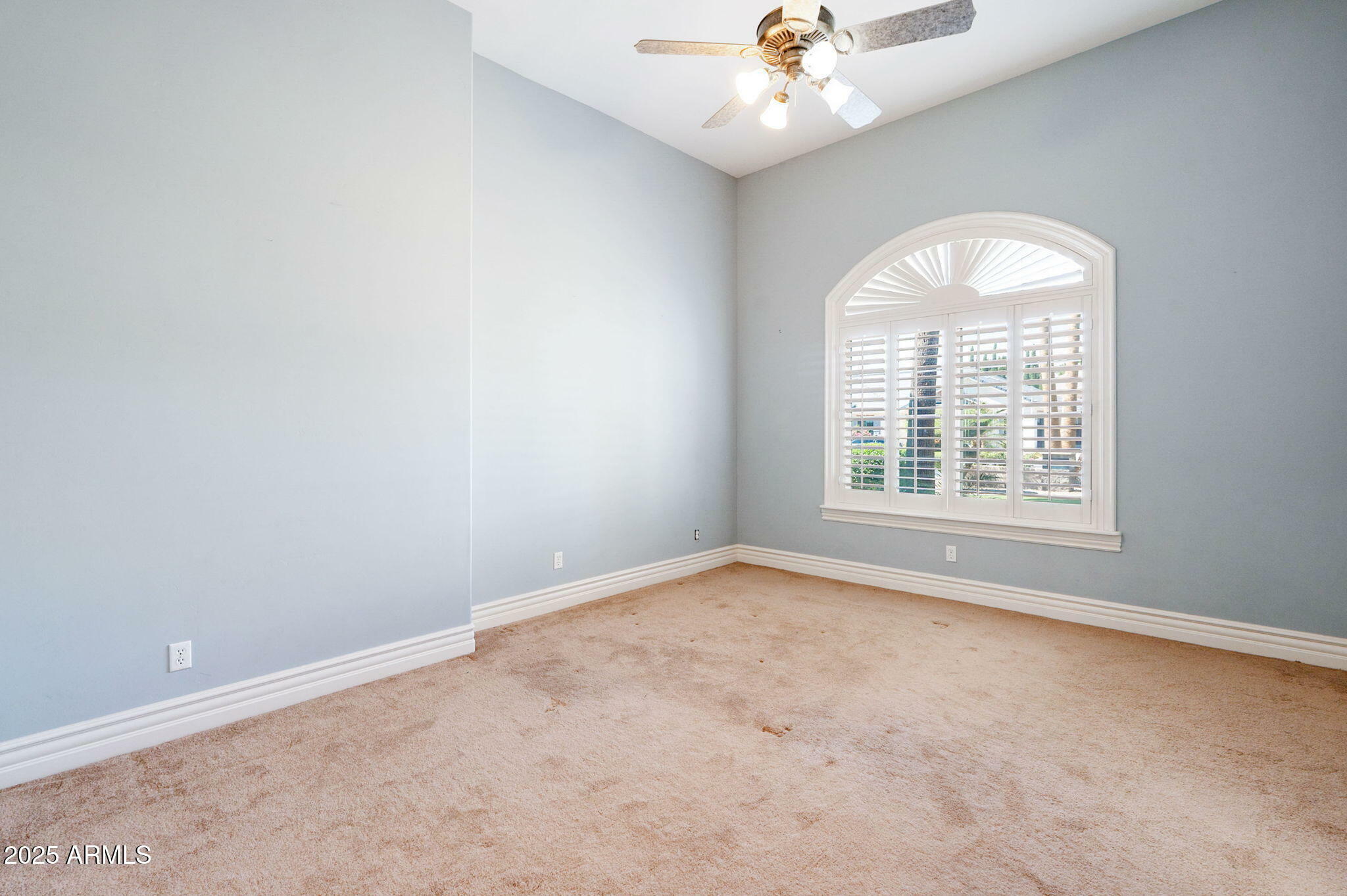 Property Photo: 3949 E Norcroft Circle AZ 85215