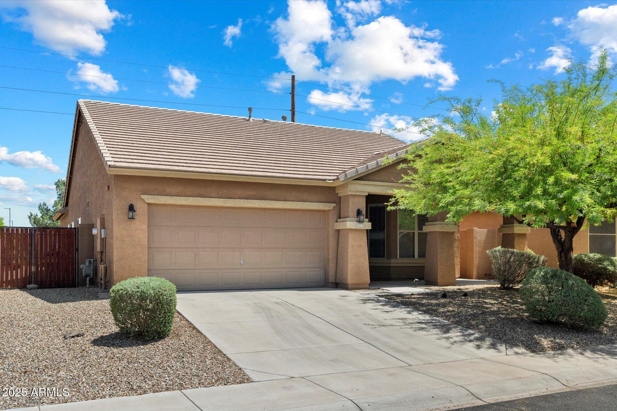 Property Photo: 125 N 107th Drive AZ 85323