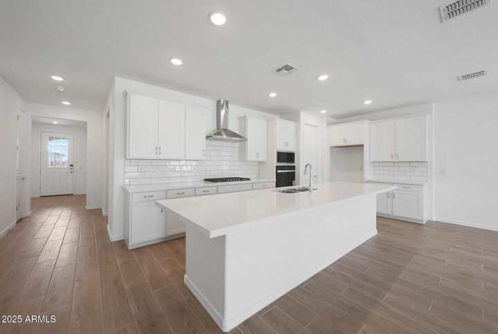 Property Photo: 848 W Riparian Drive AZ 85140