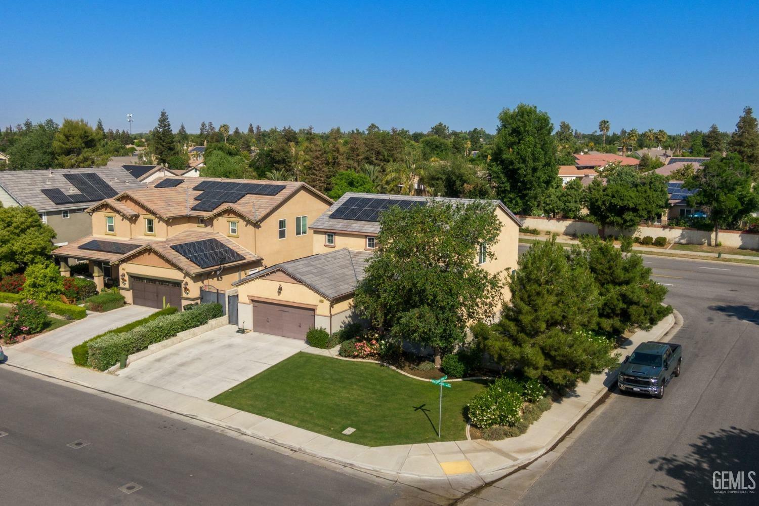 Property Photo: 12200 White Rapids Way CA 93311