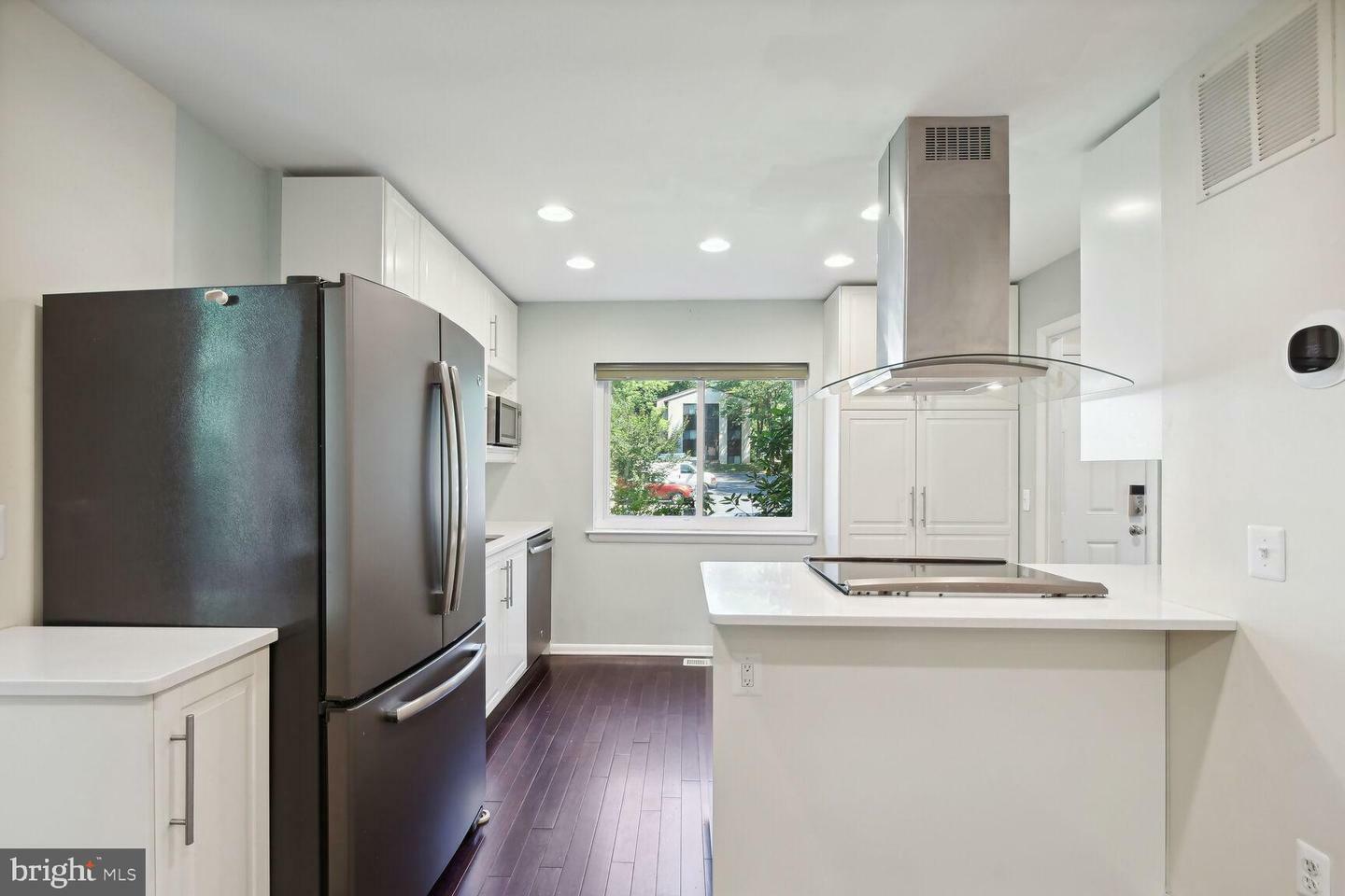 Property Photo: 11984 Barrel Cooper Court VA 20191