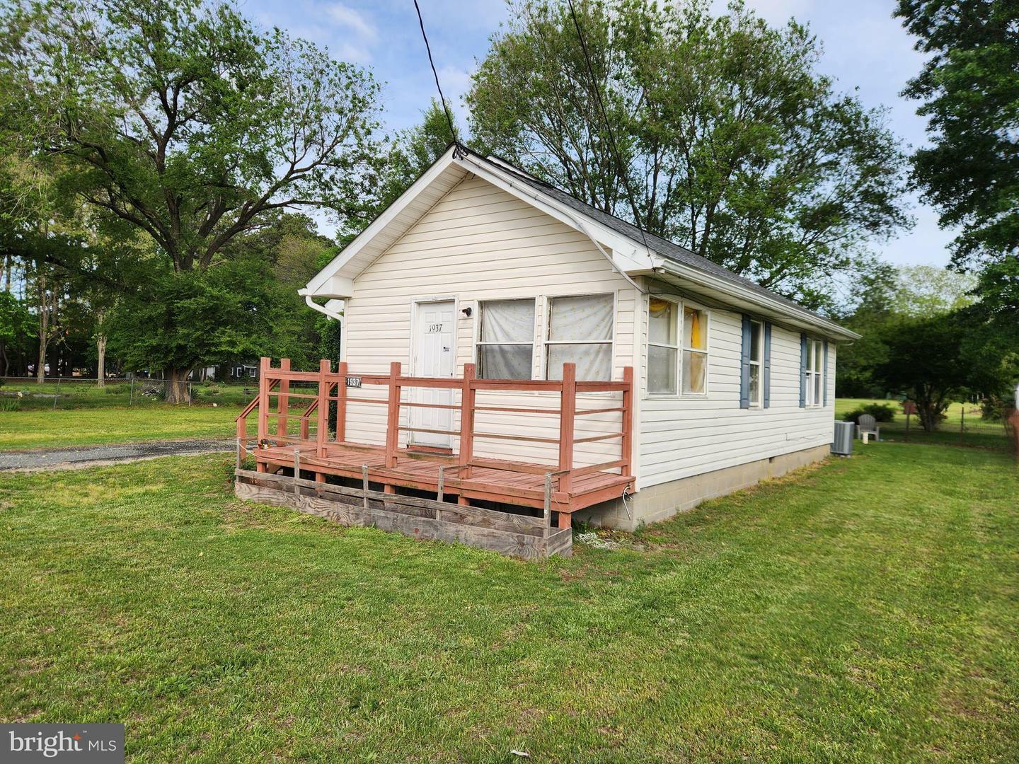 Property Photo: 1937 Cross Way MD 21804