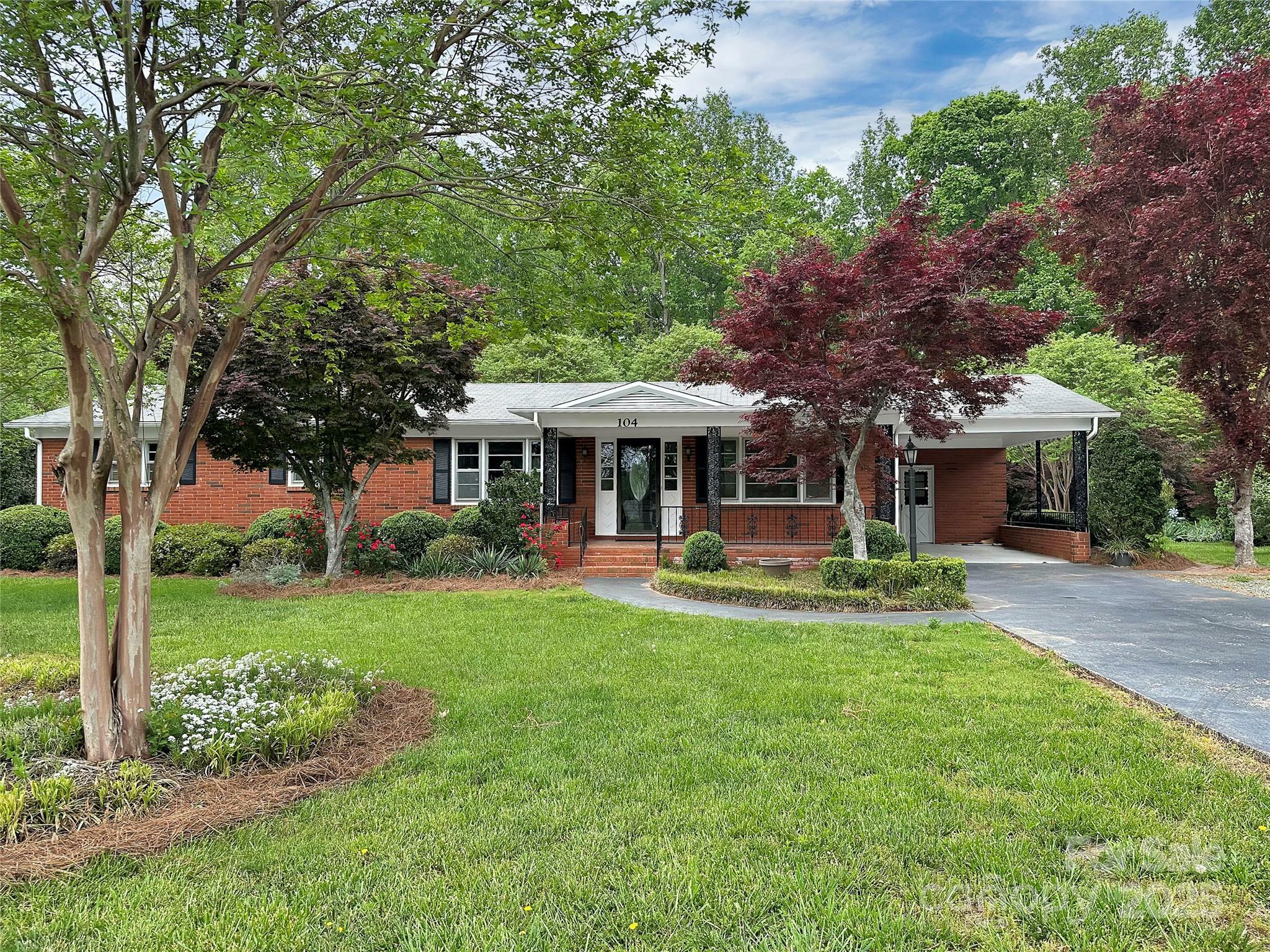 Property Photo: 104 Tobe Bridge Road NC 28086
