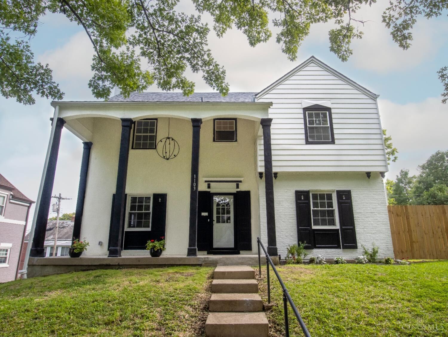 Property Photo:  1103 Towanda Terrace  OH 45216 