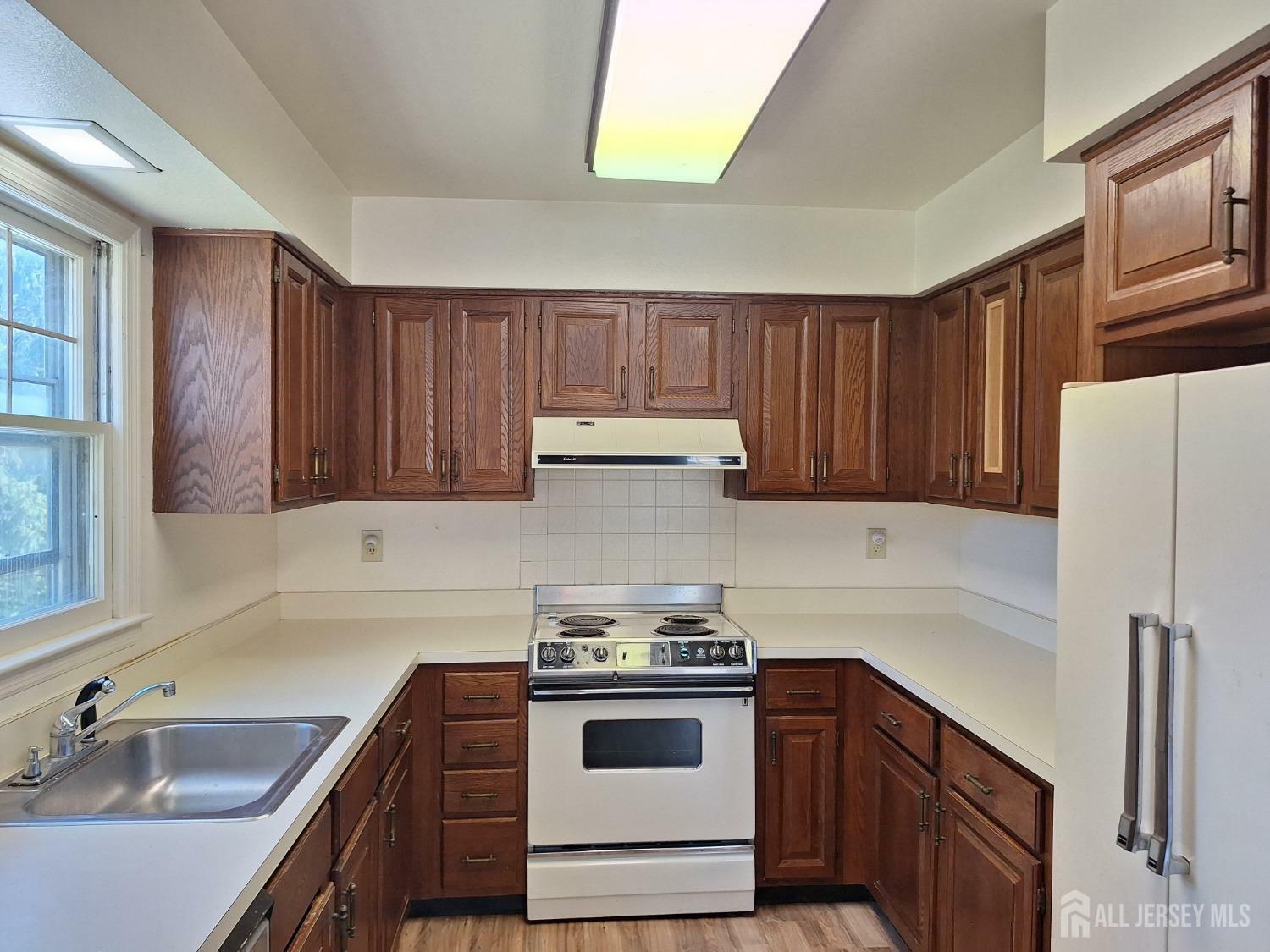 Property Photo: 552 Tilton Way O NJ 08831