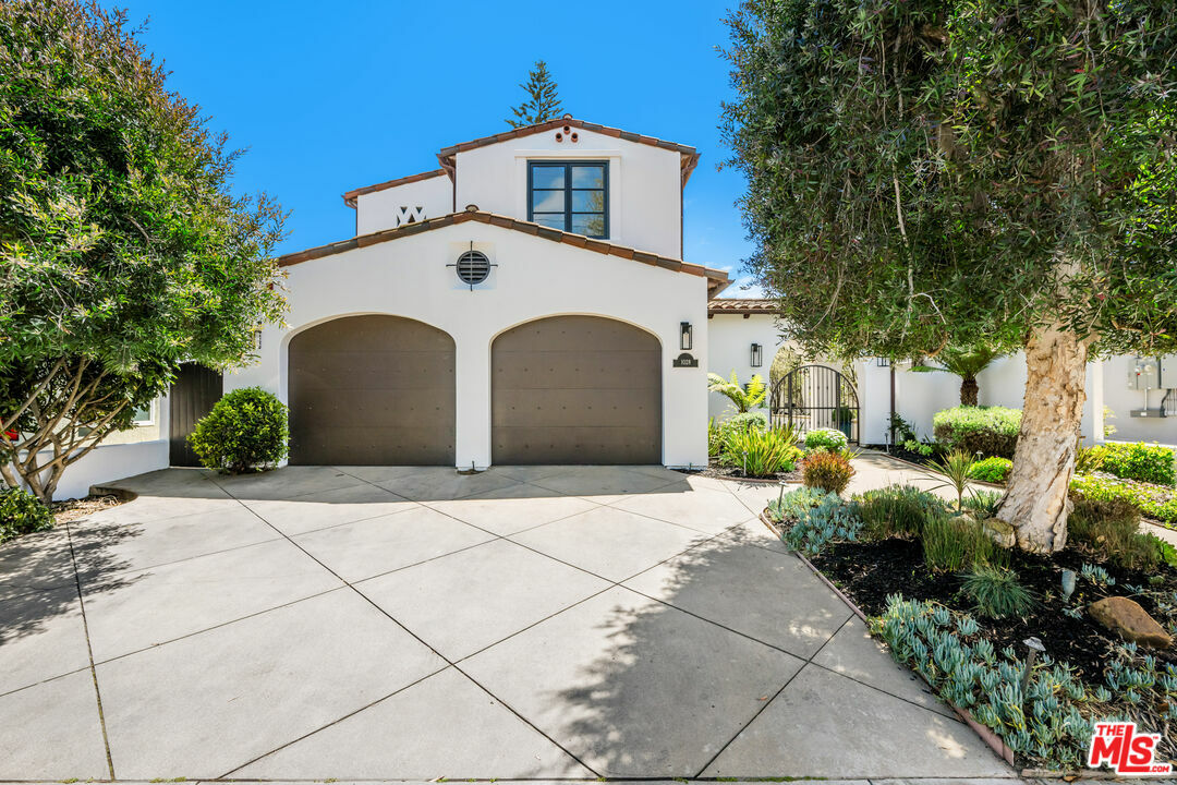 Property Photo: 1028 9th St CA 90266