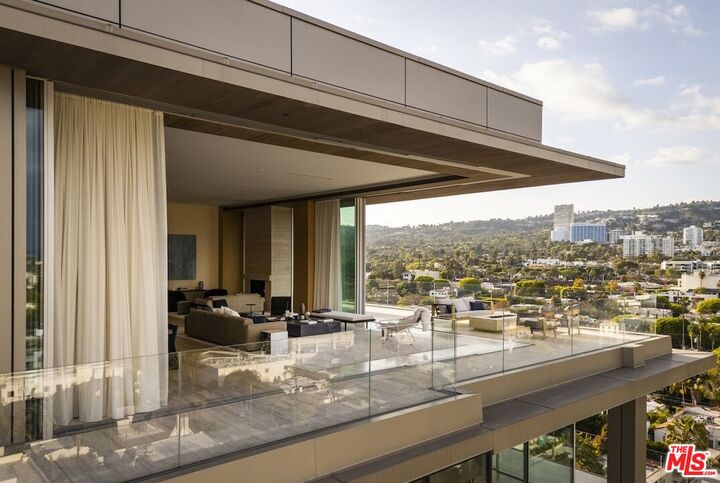 Property Photo:  8899 Beverly Blvd  CA 90048 