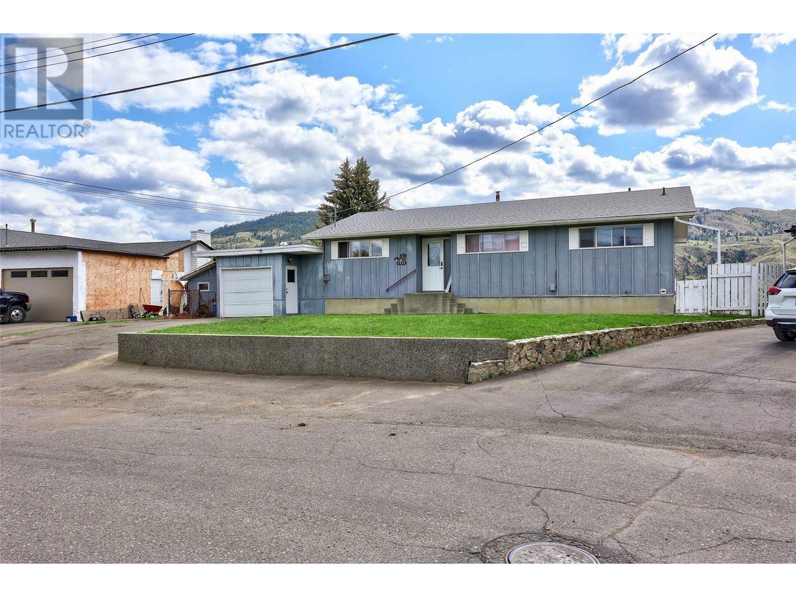 Property Photo: 2325 Downie Place BC V2B 4J7