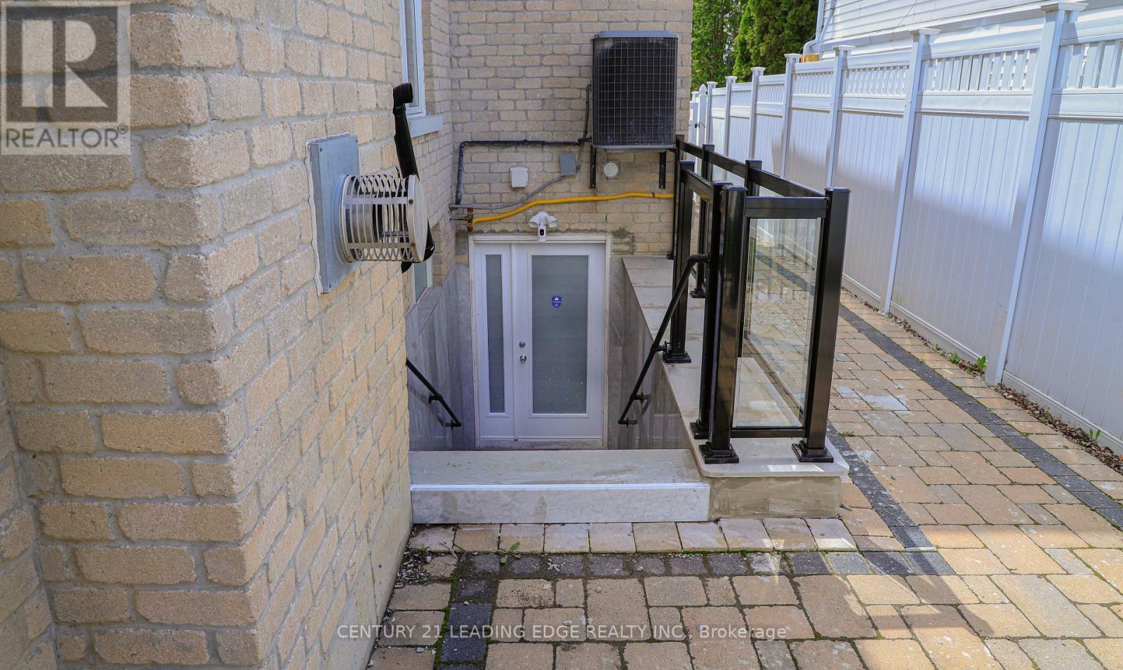 Property Photo: 38 Oak Avenue Bsmt 1 ON L4C 6R7