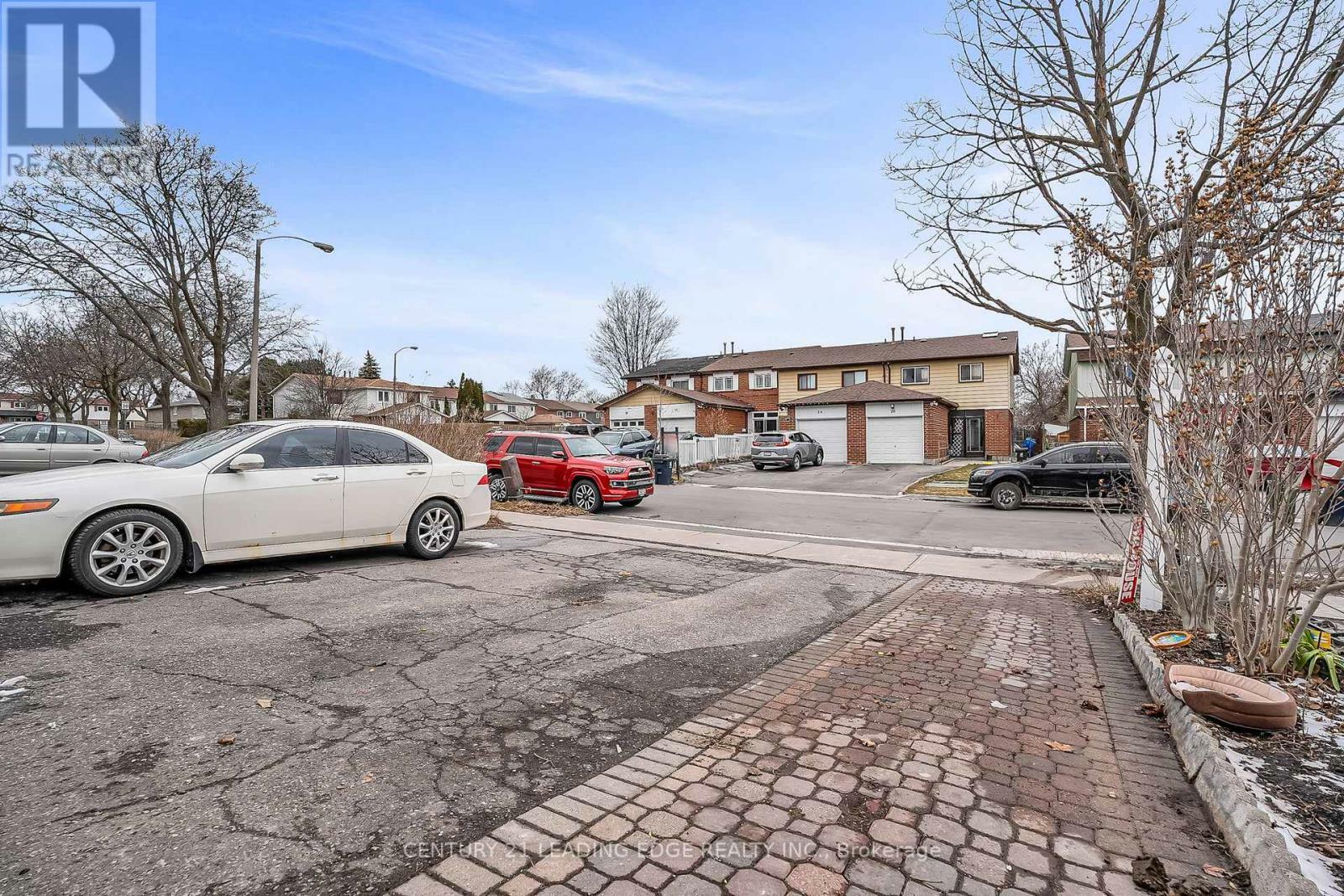 Property Photo: 27 Bradstone Square ON M1B 1W1