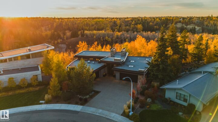 Photo de la propriété: 112 Westbrook Drive NW AB T6J 2E1