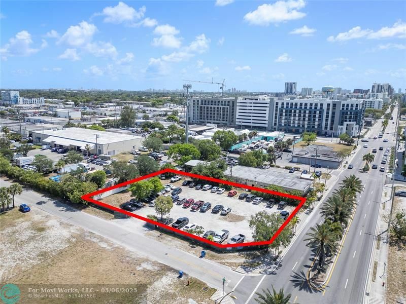 Property Photo: 606 NW 8th Ave FL 33311