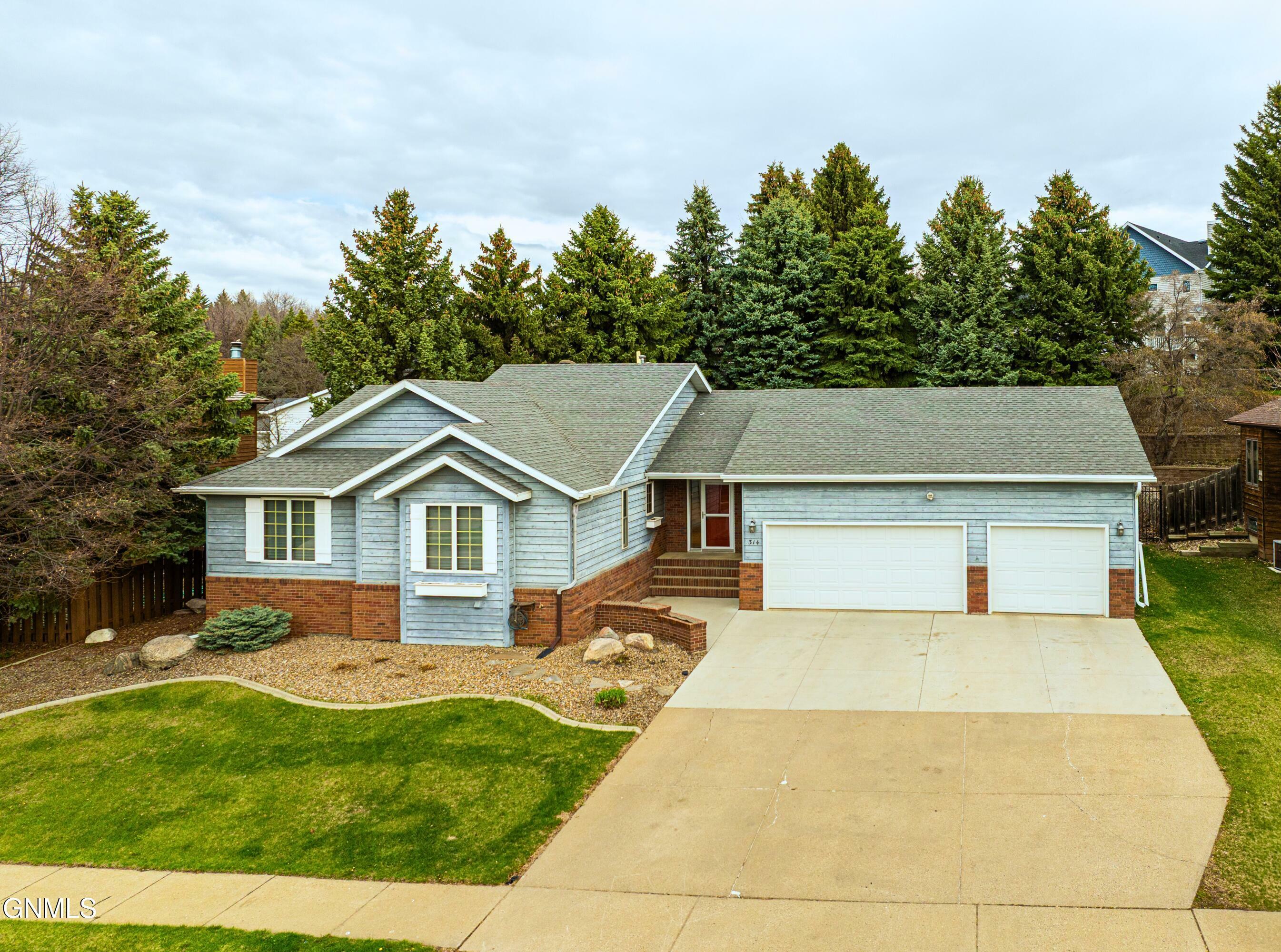 Property Photo: 314 Aspen Avenue ND 58503