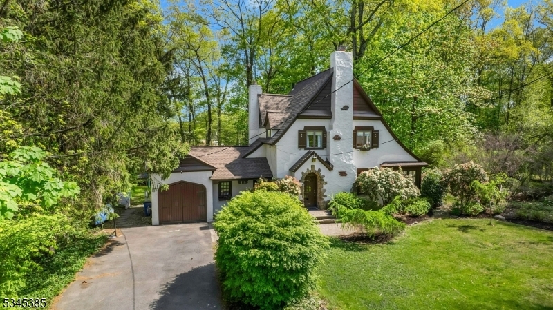 Property Photo: 110 Kenilworth Rd NJ 07046