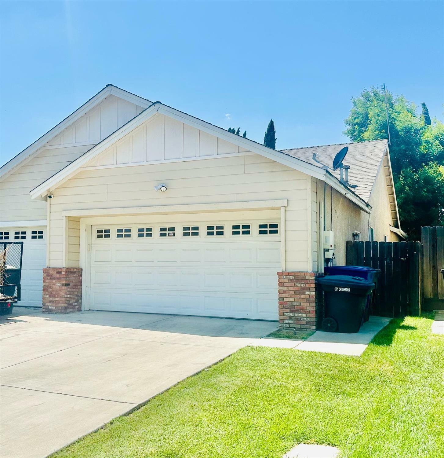 Property Photo: 3026 Sage Court CA 93230
