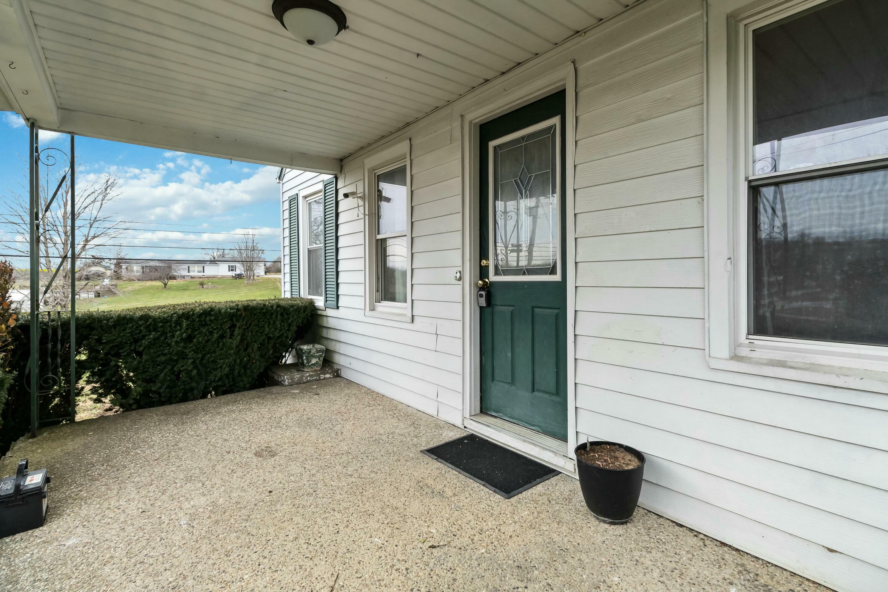 Property Photo: 7418 Ky-490 KY 40729