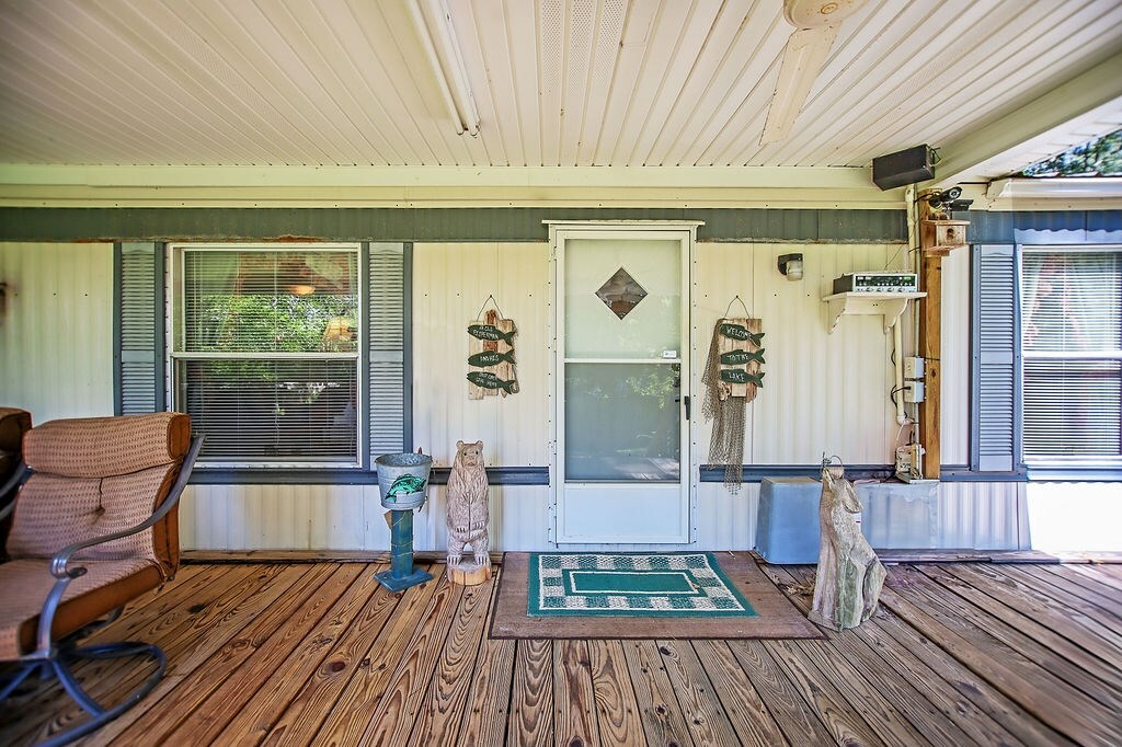 Property Photo: 369 Mulberry Lane TX 75980