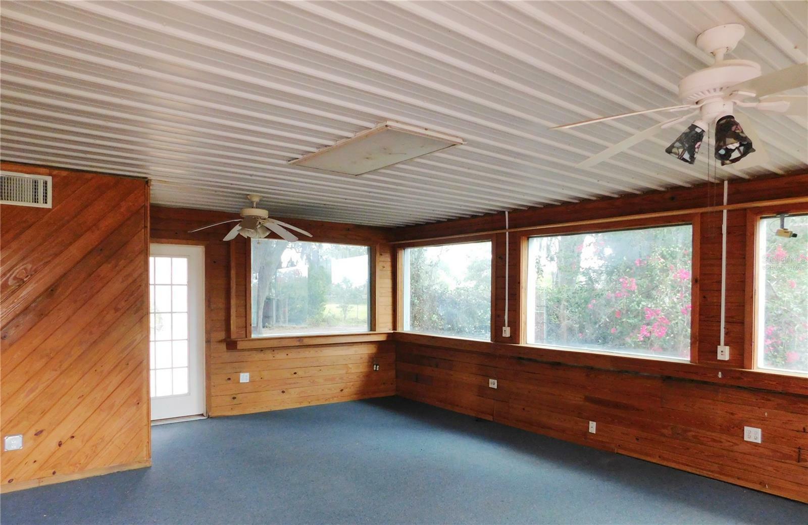Property Photo:  3940 E Knights Griffin Road  FL 33565 