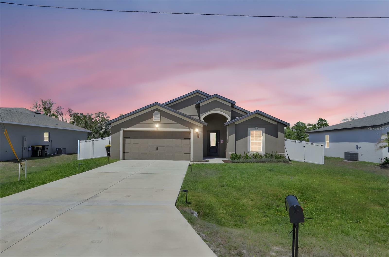 Property Photo: 329 W Aster Court FL 34759