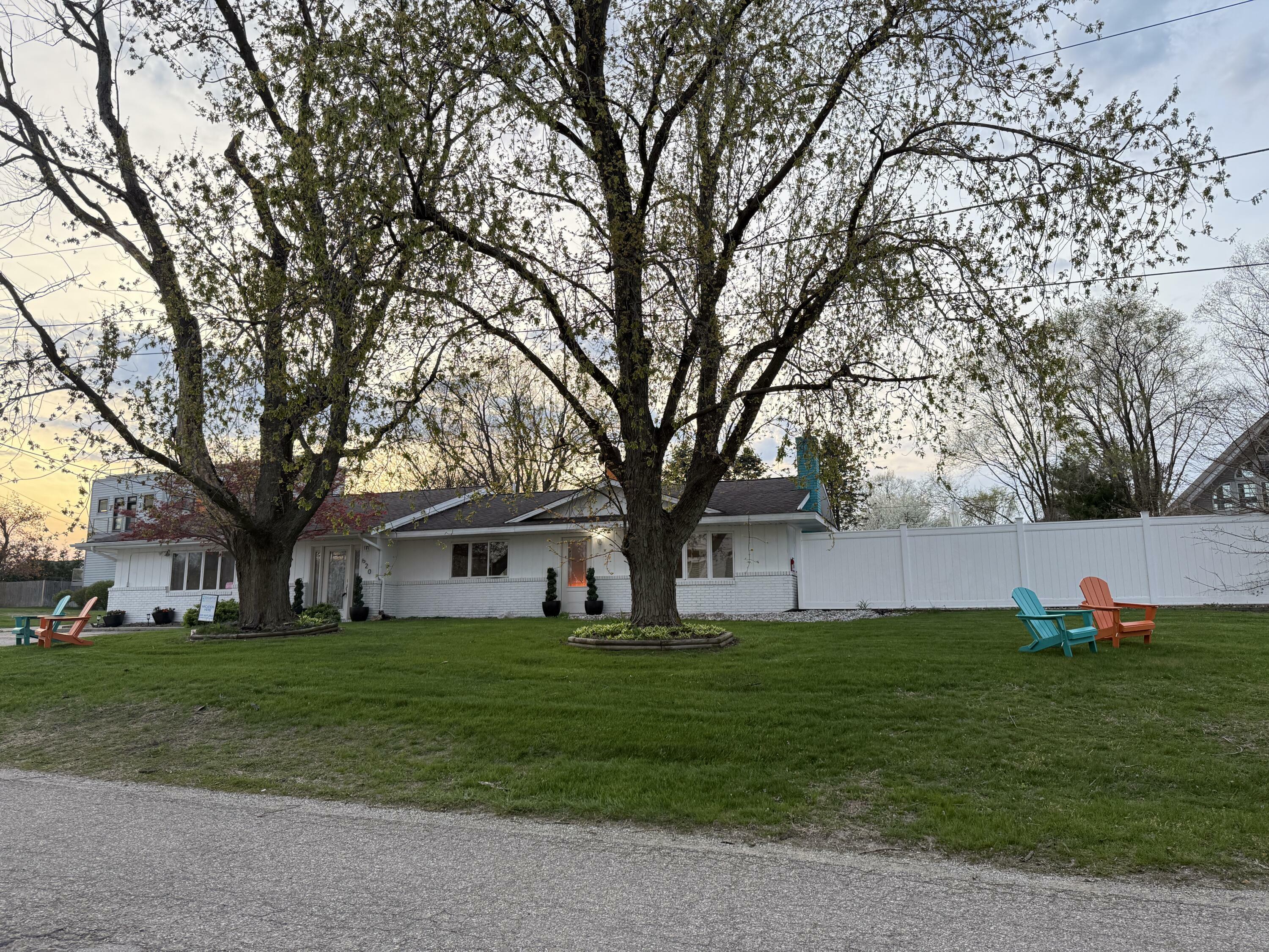 Property Photo: 620 North Drive MI 49117