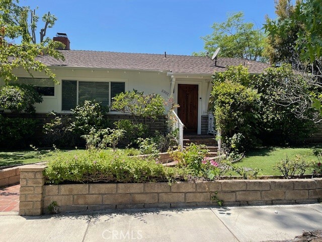 Property Photo:  5301 Bluebell Avenue  CA 91607 